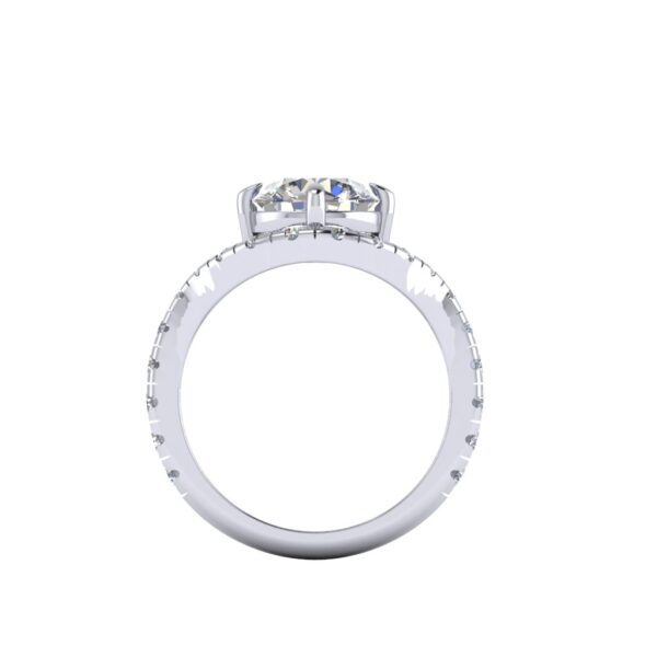 chloe - engagement ring with platinum metal and round shape diamond